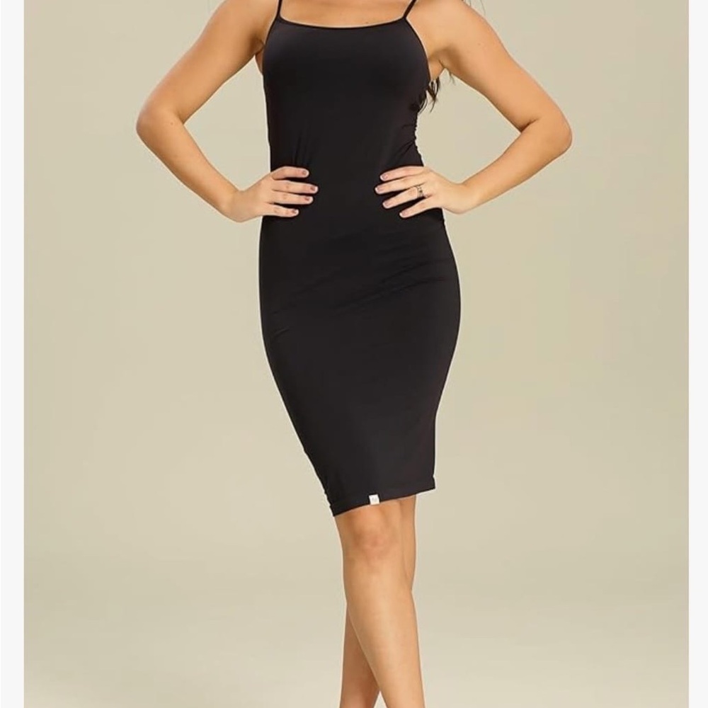 Black Sleeveless Bodycon Dress